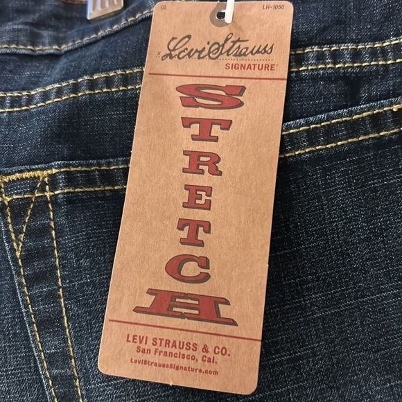 Levi Strauss Signature Jeans 13L Juniors Lowrise‎ Bootcut - Slim Fit - NWT - Picture 4 of 7